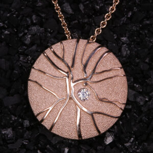 750Rotgold-anhaenger-einzigartig-Goldschmiede-Basel-Juwelier-nachhaltig-fairtrade-spezielle-geschenke-individuelle-designs-handgefertigt-76Brillanten