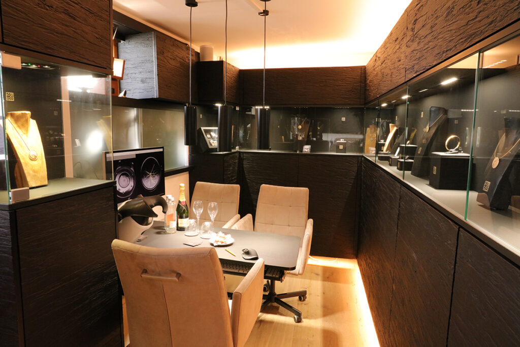 RETINA Atelier in Basel mit Showroom und Lounge für Beratungen, Bild im Querformat