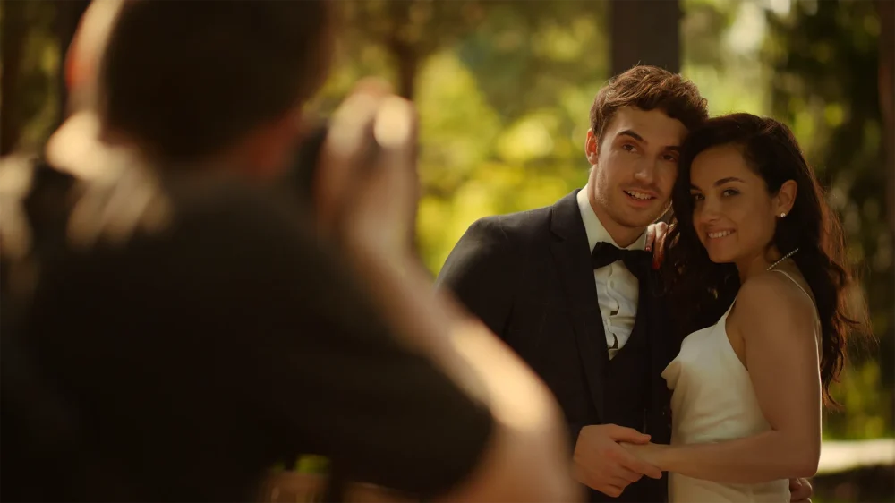 Fototermin eines frisch verheirateten ehepaars