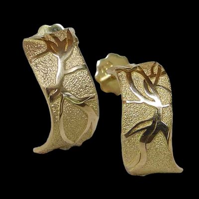 retina-creolen-geschwungen-750gelbgold